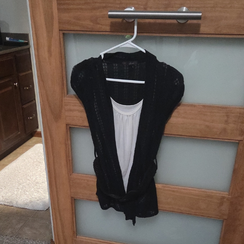 Black and White Women's Short Sleeve Top